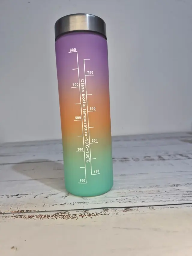 Botella plástica