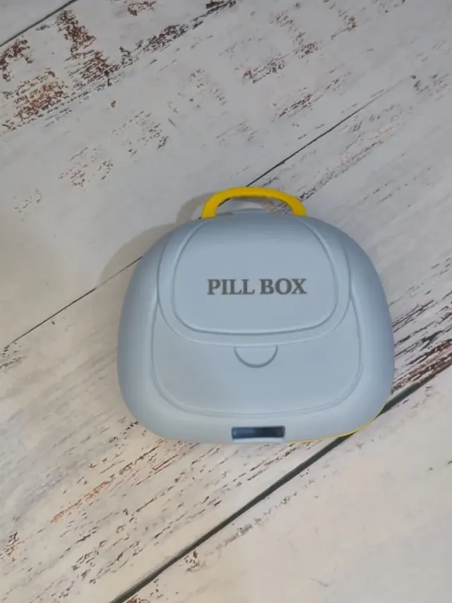 Pastillero en forma de valija PillBox